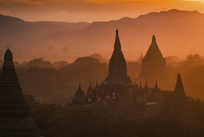 Mjanma: No Pagātnes Nākotnē