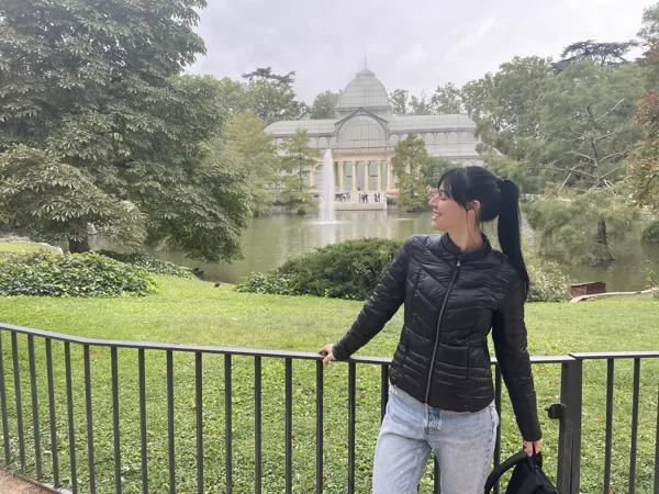 Crystal Palace/Palacio De Cristal. Величественное строение в центре Парка Ретиро